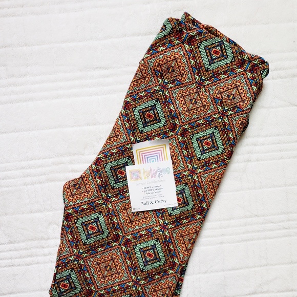 TC Lularoe Print Legging - Picture 4 of 6